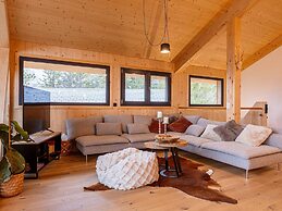 Beautiful Chalet With Balcony