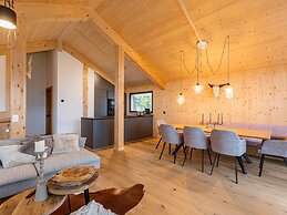 Beautiful Chalet With Balcony