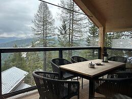 Beautiful Chalet With Balcony