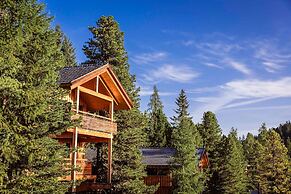 Cozy Chalet With hot tub