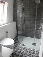 Amazing Holiday Home With Garden