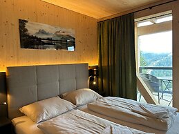 Chalet With Sauna on Balcony