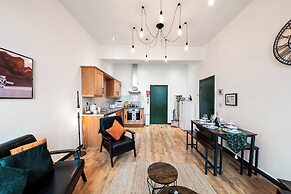 3 Bedroom Apartment-birmingham-sleeps7-citycentre