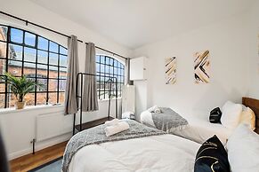 Spacious City Apartment in Birmingham