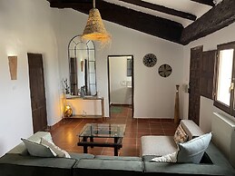 2bedroom-pool-loungebar-mountainview-wifi