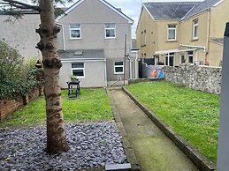 Stay in Comfort , Completely Renovated