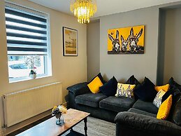 Stay in Comfort , Completely Renovated