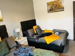 Stay in Comfort , Completely Renovated