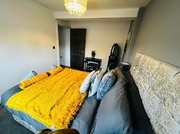 Stay in Comfort , Completely Renovated