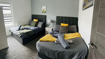 Stay in Comfort , Completely Renovated