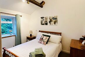 Cozy Cottage in Mytholmroyd nr Hebden Bridge