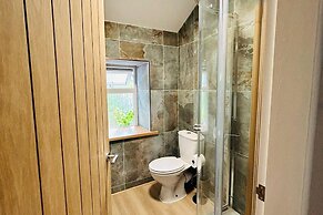 Cozy Cottage in Mytholmroyd nr Hebden Bridge