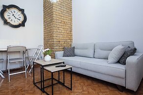 Central 2Bd Apt w Balcony by Monastiraki