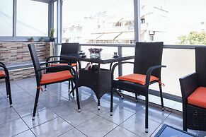Central 2Bd Apt w Balcony by Monastiraki
