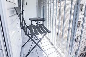 Central 2Bd Apt w Balcony by Monastiraki