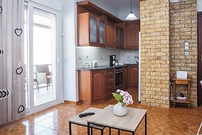 Central 2Bd Apt w Balcony by Monastiraki