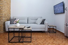 Central 2Bd Apt w Balcony by Monastiraki