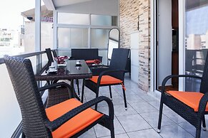 Central 2Bd Apt w Balcony by Monastiraki