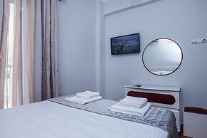 Central 2Bd Apt w Balcony by Monastiraki