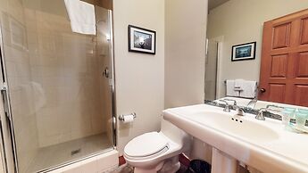 Timbers #27 4 Bedroom Townhouse by RedAwning