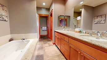 Timbers #27 4 Bedroom Townhouse by RedAwning