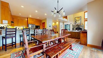 Timbers #27 4 Bedroom Townhouse by RedAwning