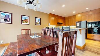 Timbers #27 4 Bedroom Townhouse by RedAwning