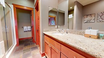 Timbers #27 4 Bedroom Townhouse by RedAwning