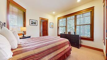 Timbers #27 4 Bedroom Townhouse by RedAwning