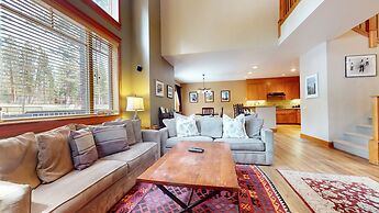 Timbers #27 4 Bedroom Townhouse by RedAwning