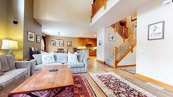 Timbers #27 4 Bedroom Townhouse by RedAwning