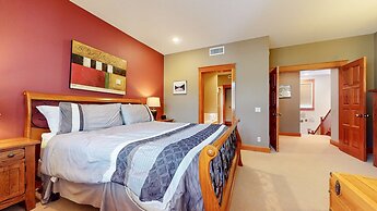 Timbers #27 4 Bedroom Townhouse by RedAwning