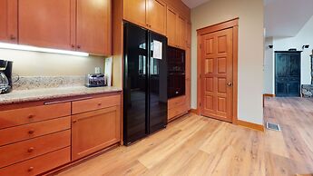 Timbers #27 4 Bedroom Townhouse by RedAwning