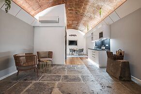 King David Suites 102 by Homie