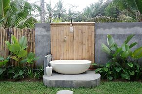 Pitu A Punggul Village Escape