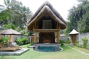 Pitu A Punggul Village Escape