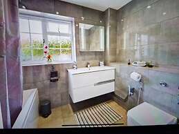 Marlows Diamond 4 Bedroom Home