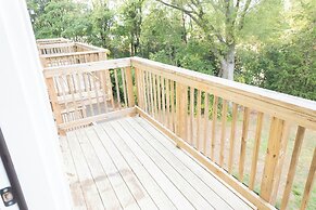 Cozy Retreat near Uptown Charlotte with Free Parking & Wi-Fi