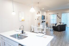 Cozy Retreat near Uptown Charlotte with Free Parking & Wi-Fi