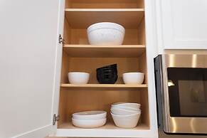 Cozy Retreat near Uptown Charlotte with Free Parking & Wi-Fi