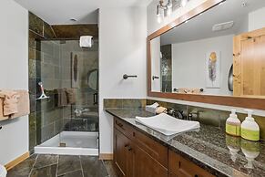 Rundle Cliffs Lodge by Canmore Premier
