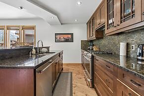 Rundle Cliffs Lodge by Canmore Premier