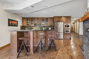 Rundle Cliffs Lodge by Canmore Premier