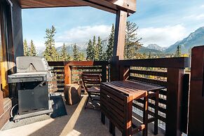 Rundle Cliffs Lodge by Canmore Premier
