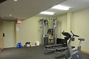 Rundle Cliffs Lodge by Canmore Premier