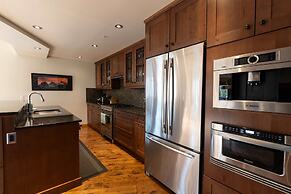 Rundle Cliffs Lodge by Canmore Premier