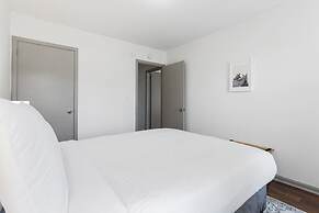 Midtown Fenced Yard  White Acres Retreat