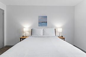 Midtown Fenced Yard  White Acres Retreat