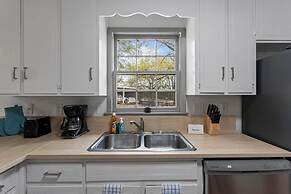 Midtown Fenced Yard  White Acres Retreat