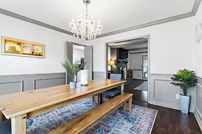 Midtown Fenced Yard  White Acres Retreat